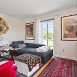 بيت للعطل 2 Bedroom In *