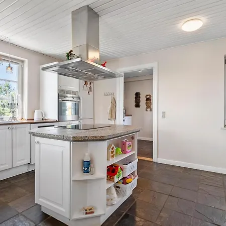2 Bedroom In *