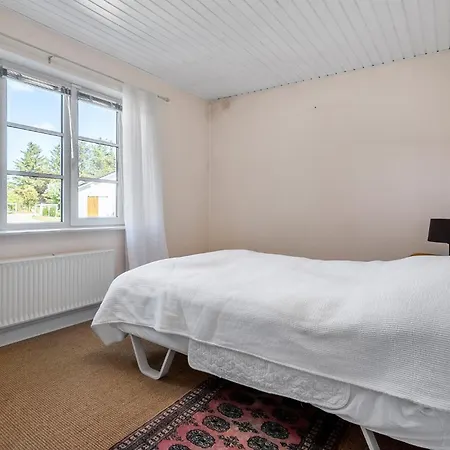2 Bedroom In * Hemmet