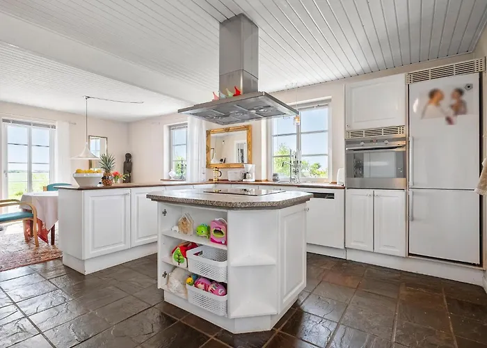 2 Bedroom In * Hemmet