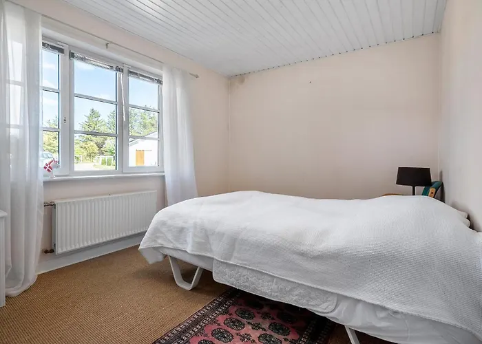 2 Bedroom In * Hemmet