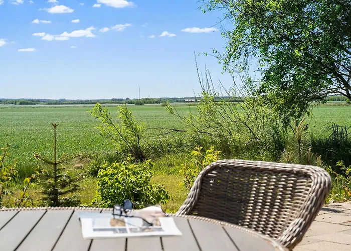 2 Bedroom In * Hemmet